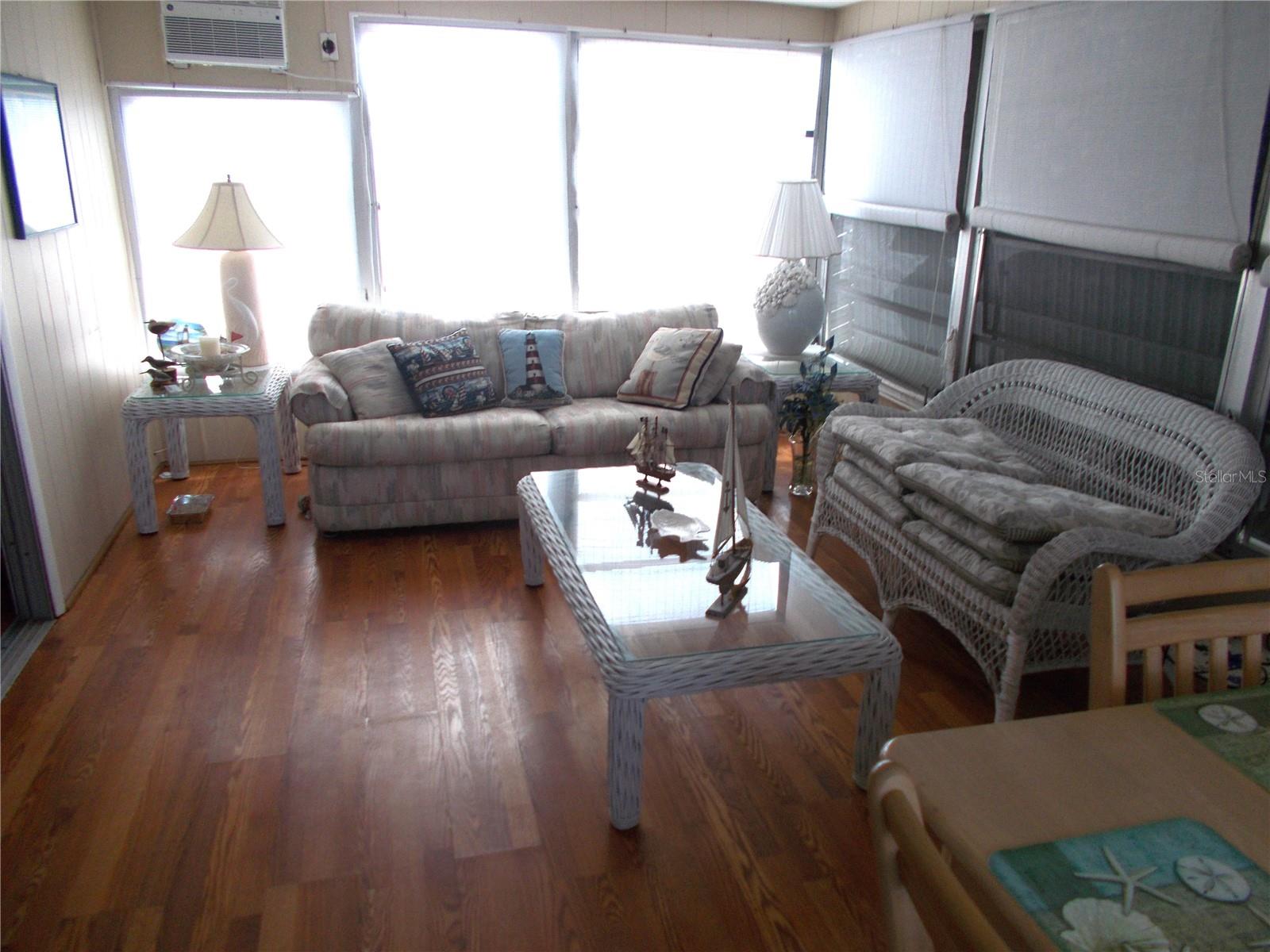 HOLIDAY PARK - Residential