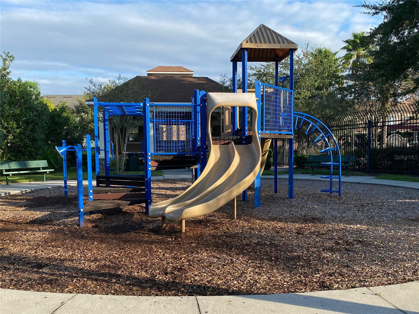 CHARTRES GARDENS B - Residential Lease