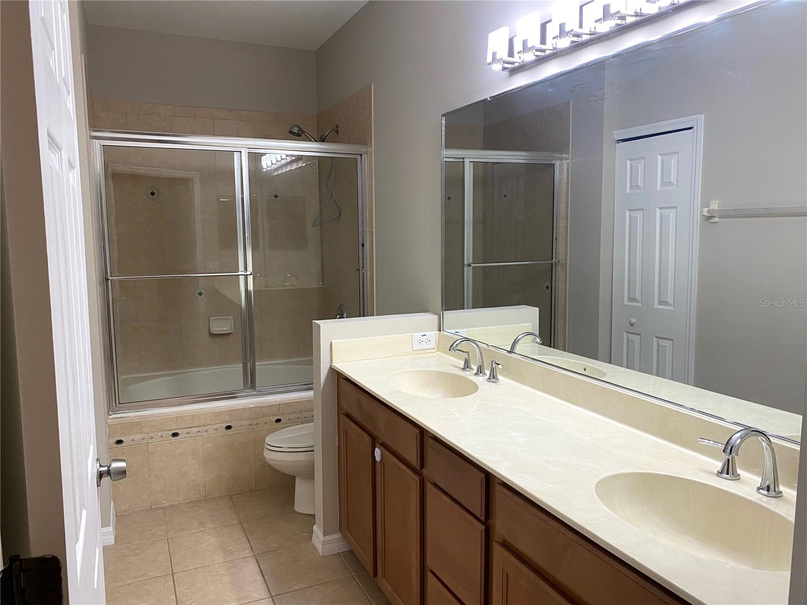 CHARTRES GARDENS B - Residential Lease