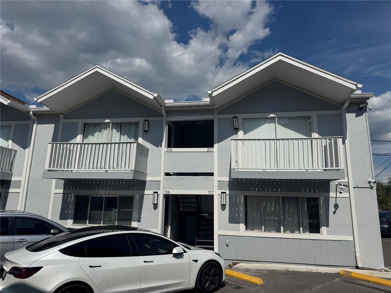 MAC DILL CONDO - Residential