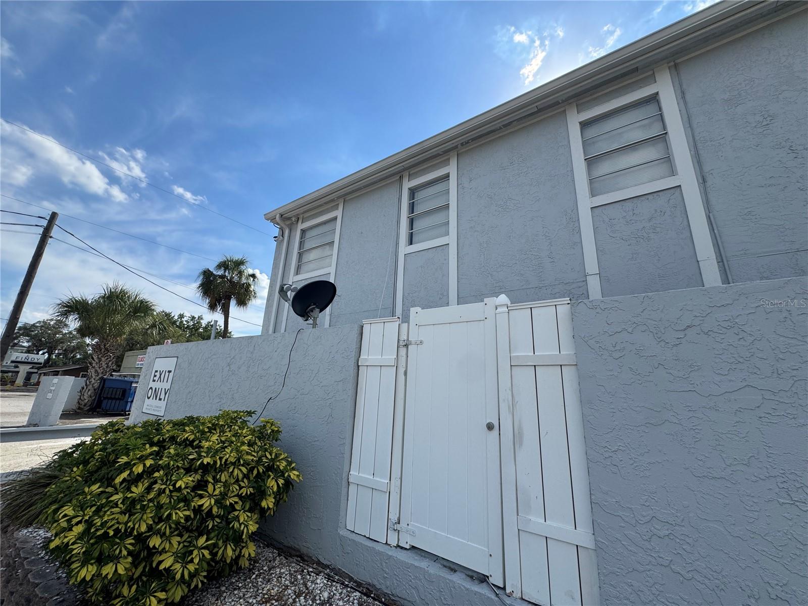 MAC DILL CONDO - Residential