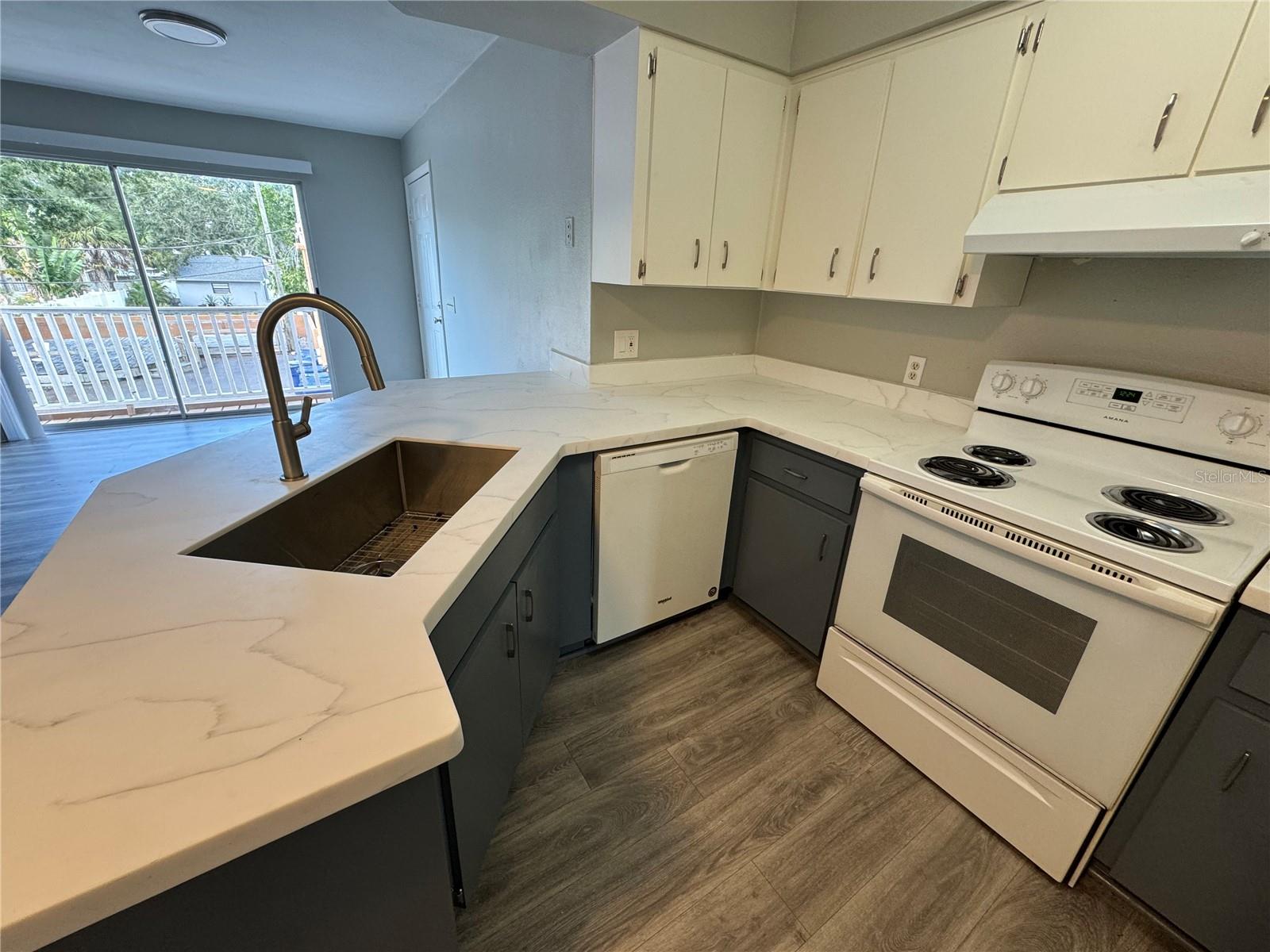 MAC DILL CONDO - Residential