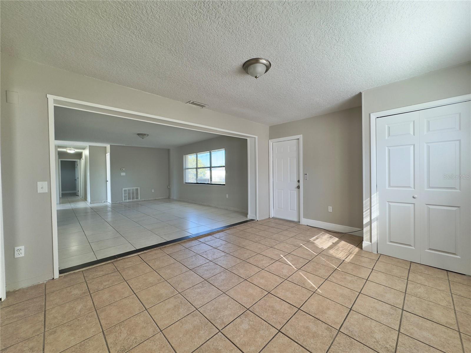 SKY LAKE - Residential Lease