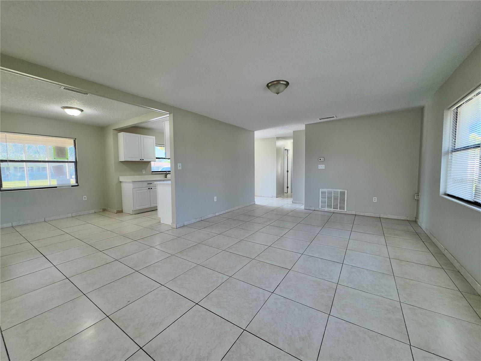 SKY LAKE - Residential Lease
