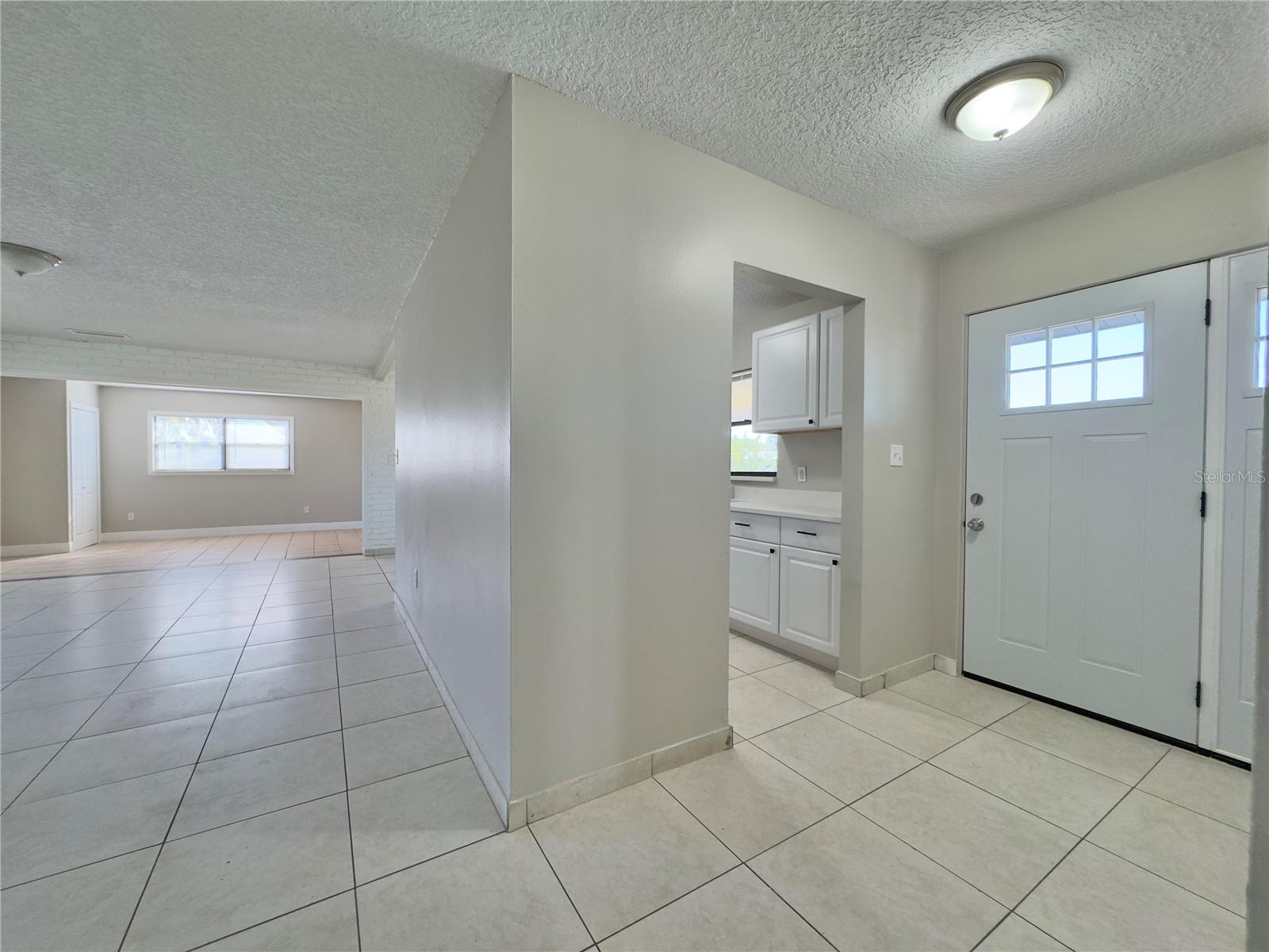 SKY LAKE - Residential Lease