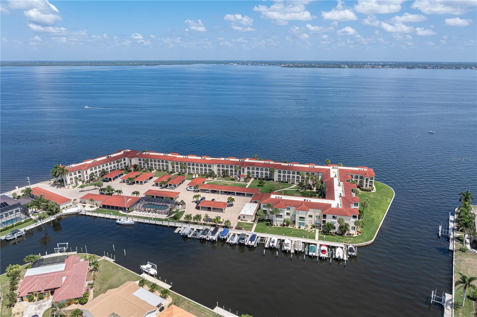 COLONY POINT - Residential