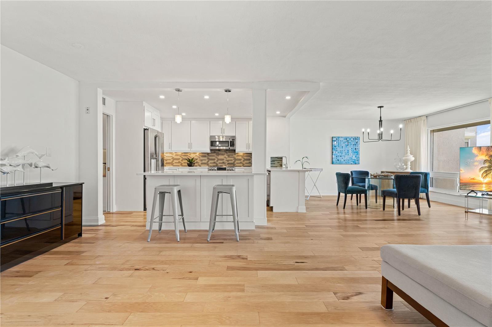 COLONY POINT - Residential