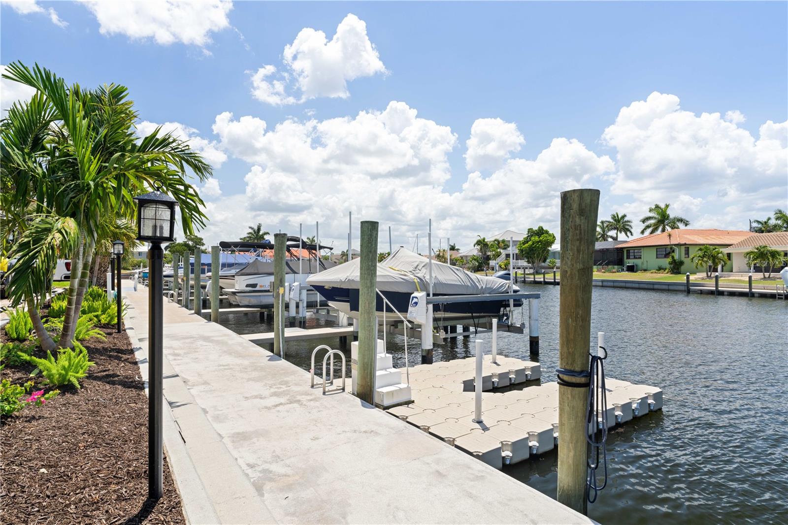 COLONY POINT - Residential