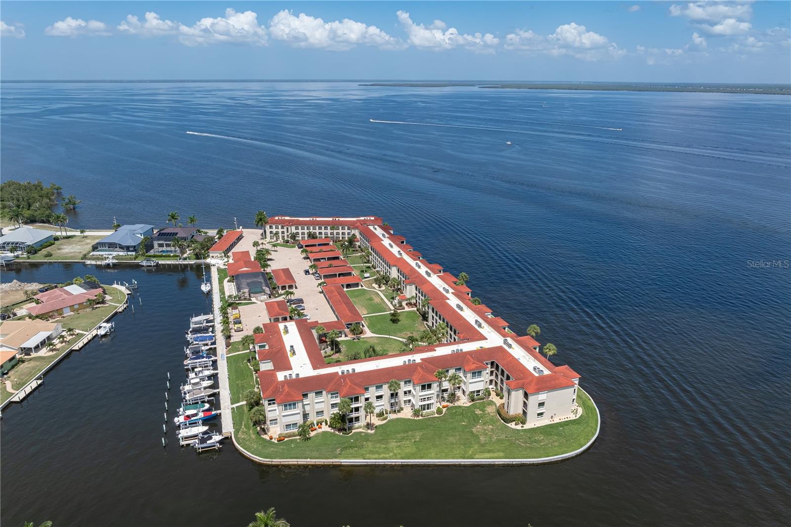 COLONY POINT - Residential