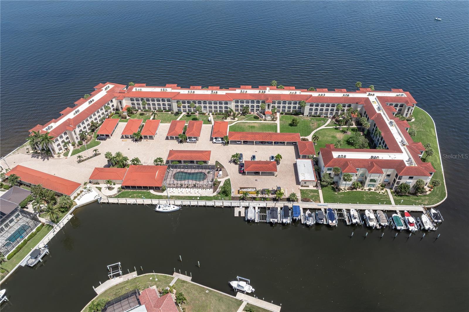 COLONY POINT - Residential