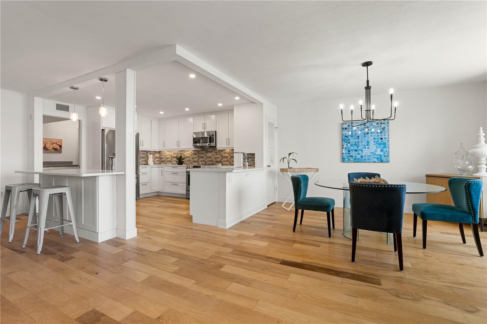 COLONY POINT - Residential