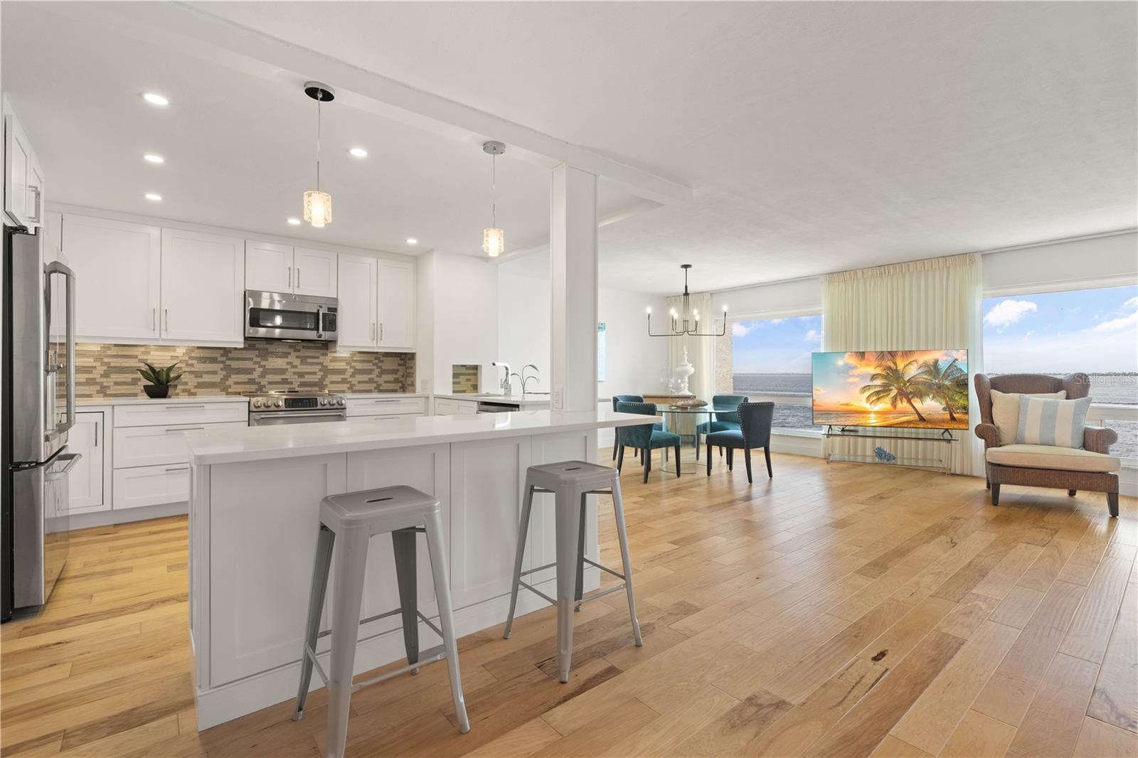 COLONY POINT - Residential