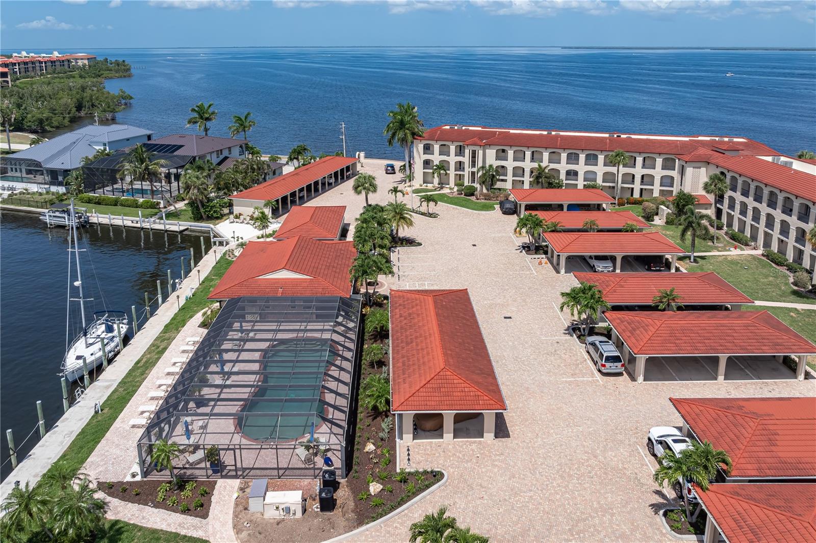 COLONY POINT - Residential