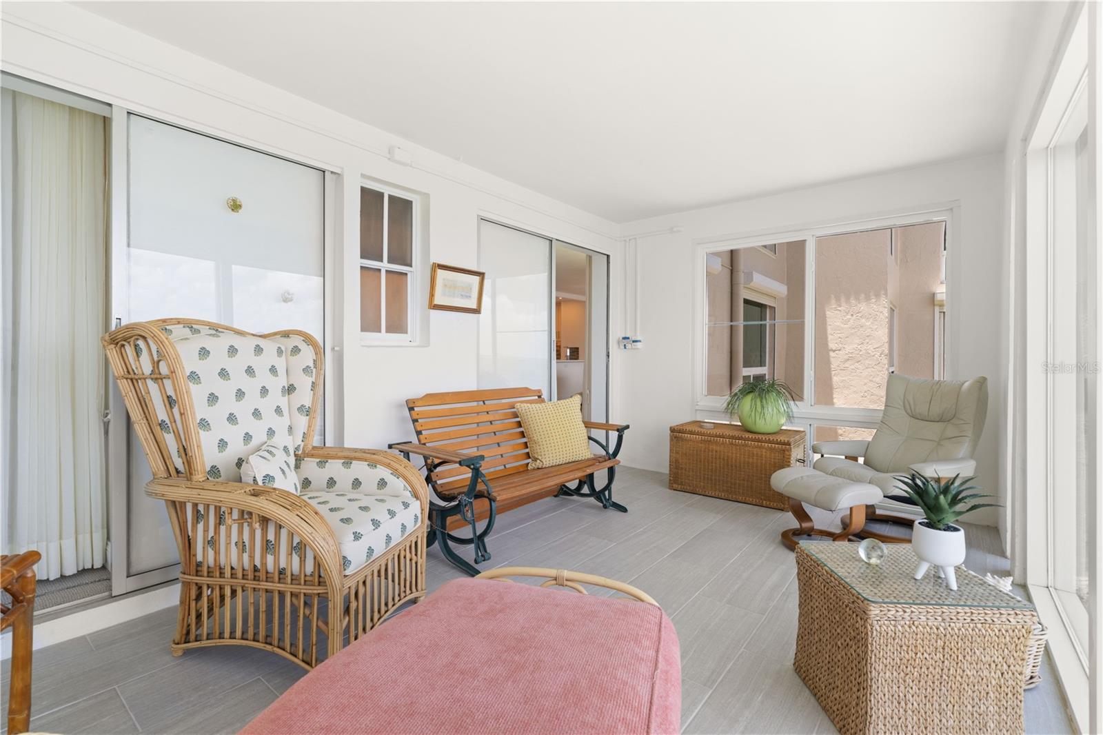 COLONY POINT - Residential