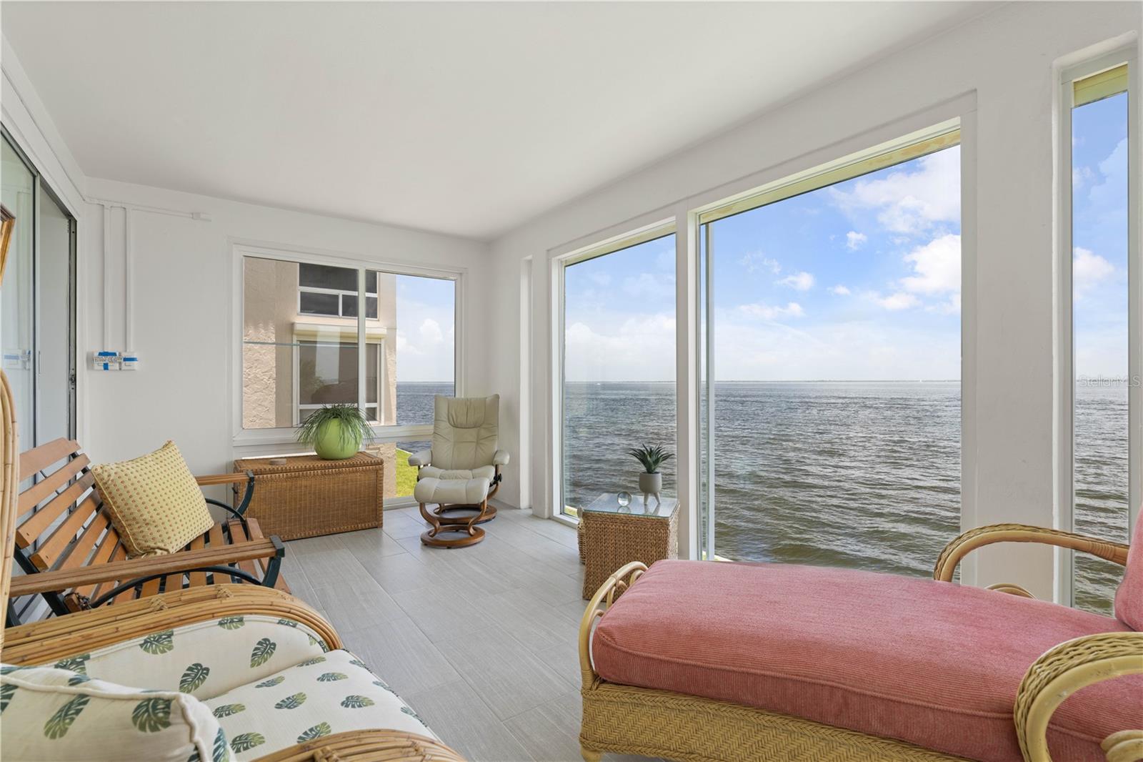 COLONY POINT - Residential