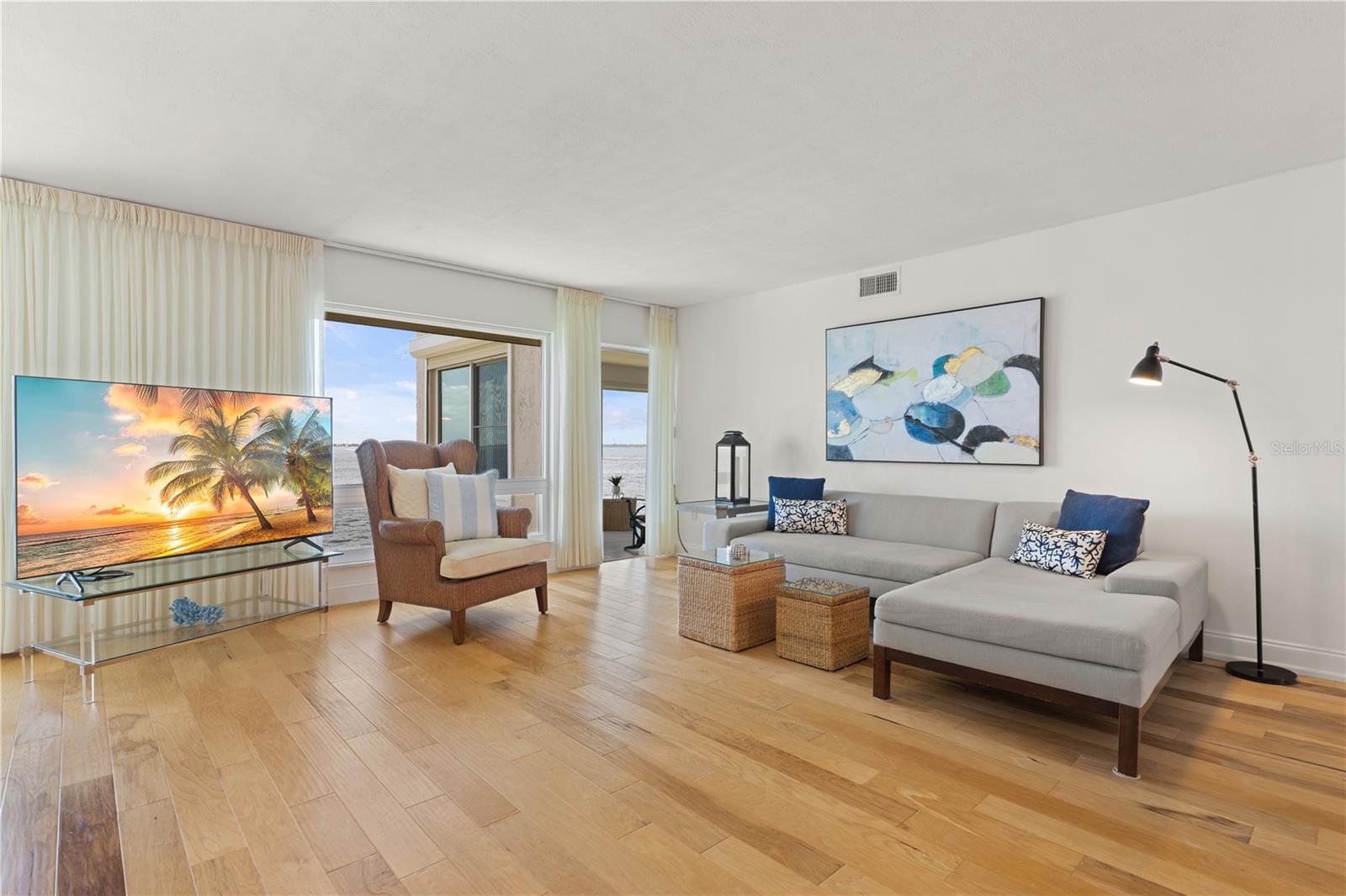 COLONY POINT - Residential
