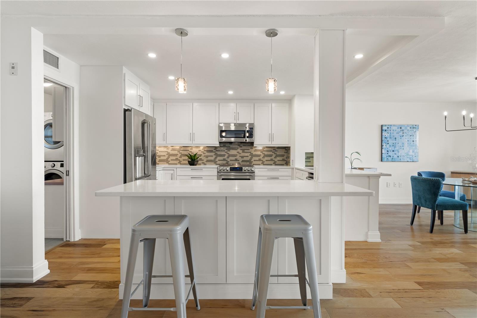 COLONY POINT - Residential