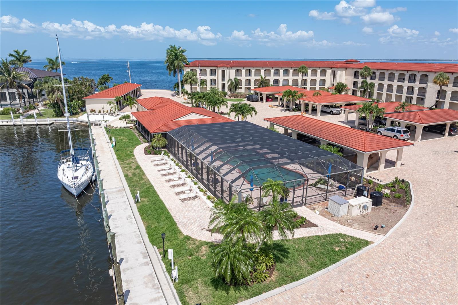 COLONY POINT - Residential