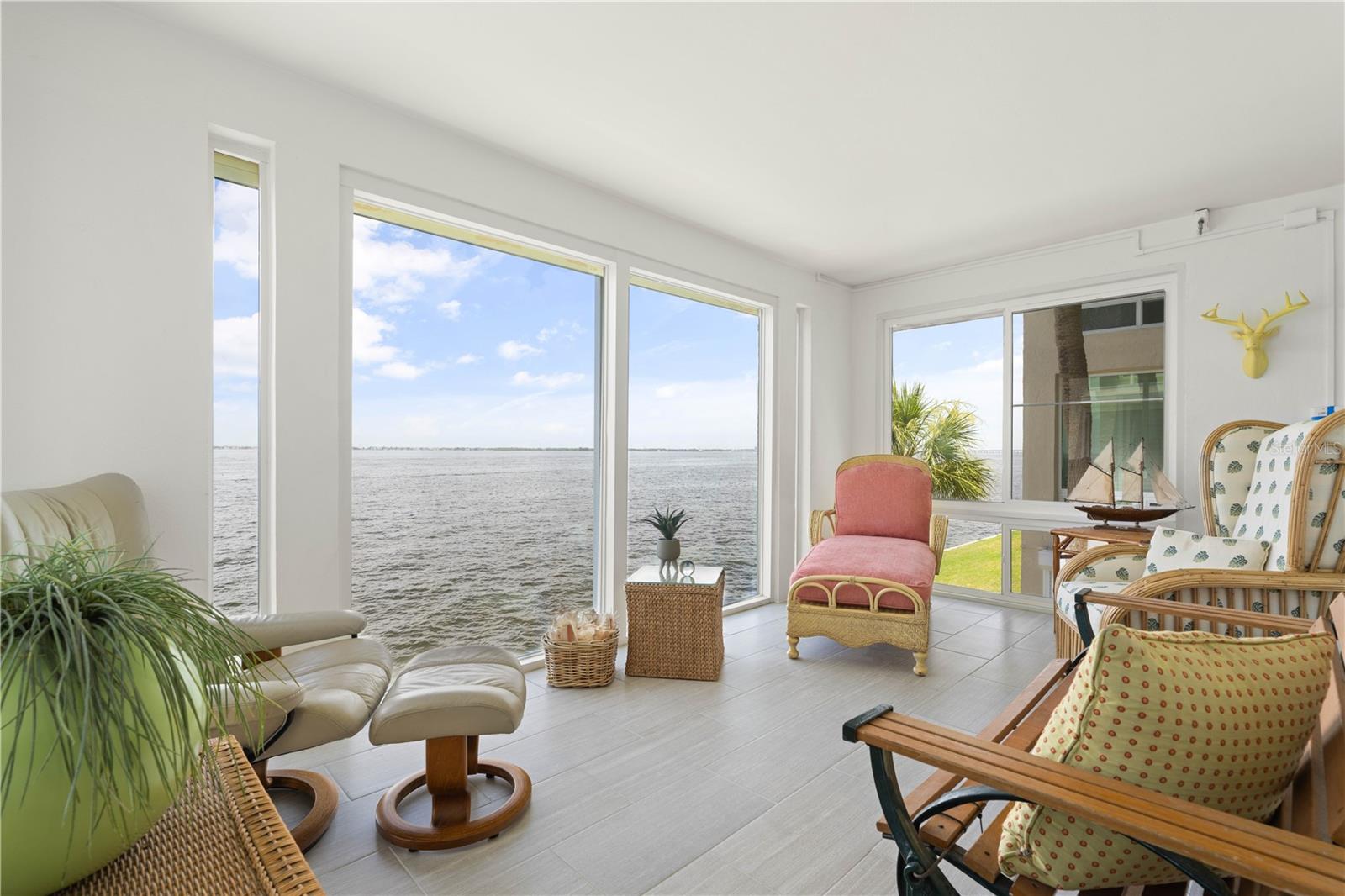COLONY POINT - Residential