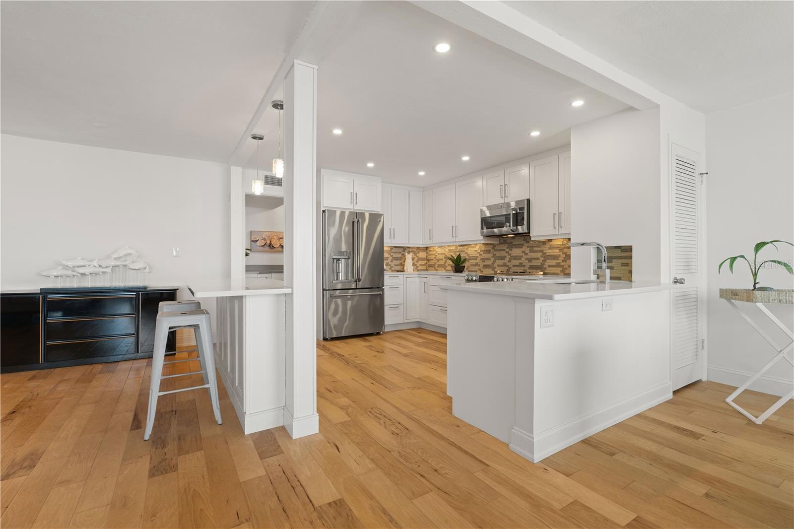COLONY POINT - Residential