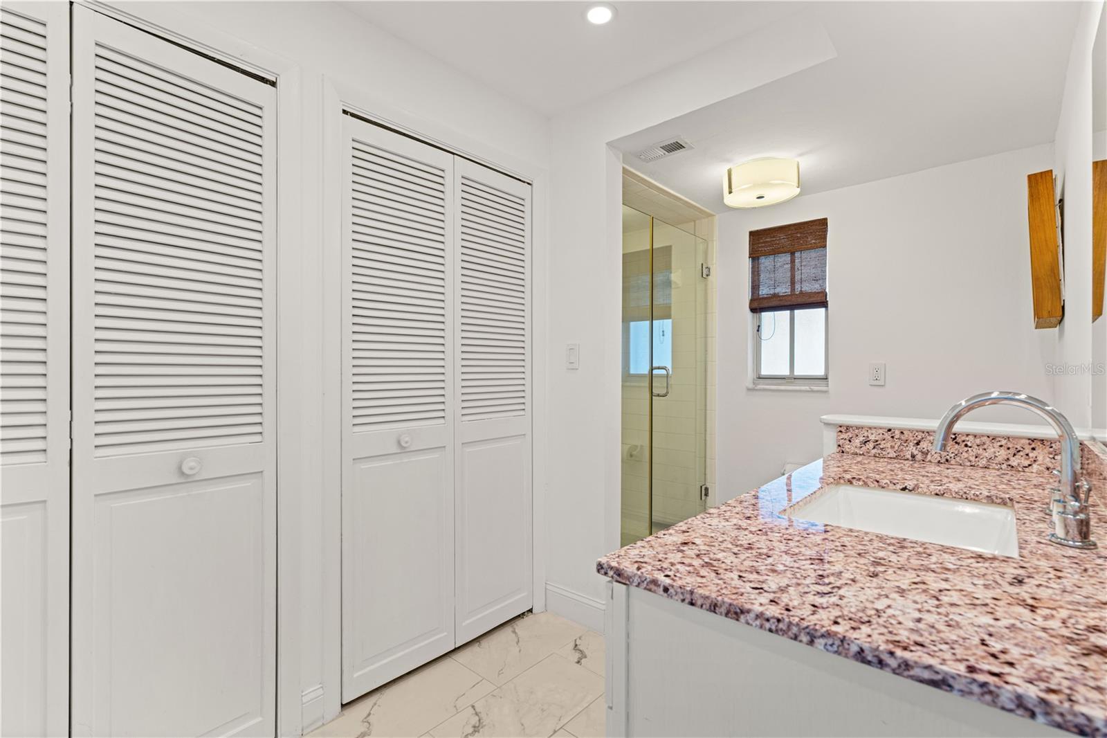 COLONY POINT - Residential