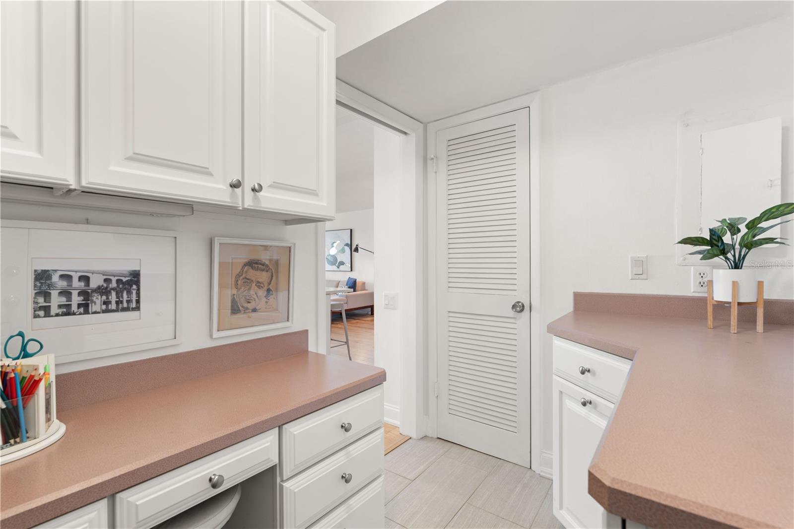 COLONY POINT - Residential