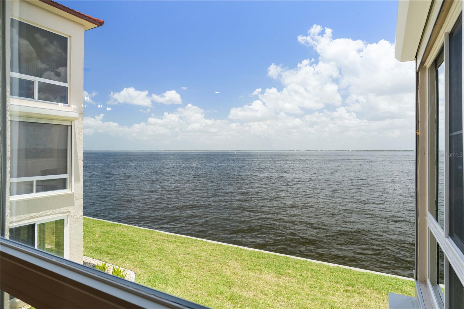 COLONY POINT - Residential