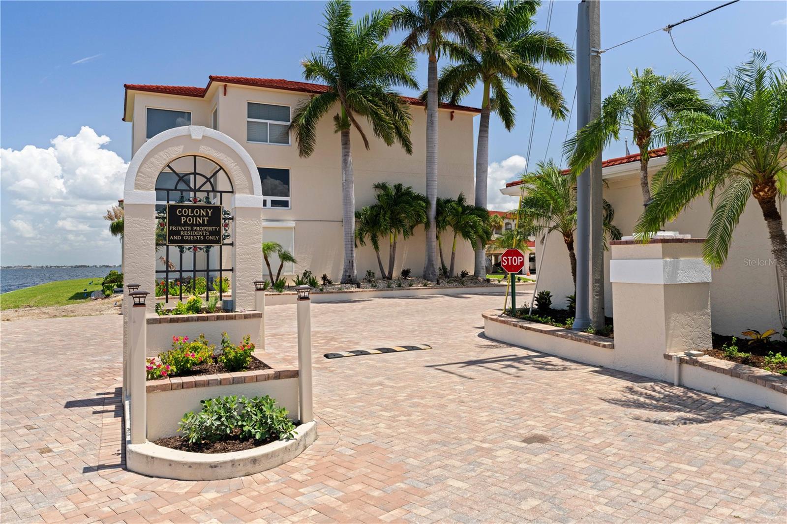 COLONY POINT - Residential