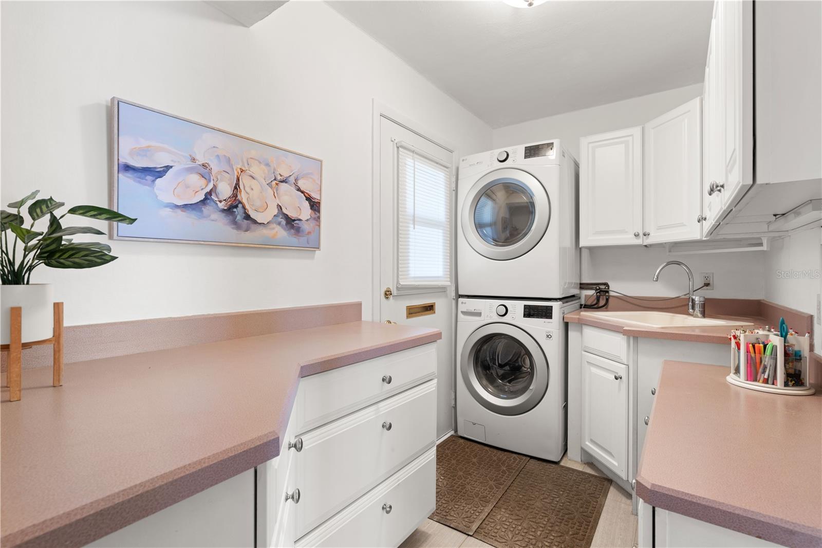 COLONY POINT - Residential