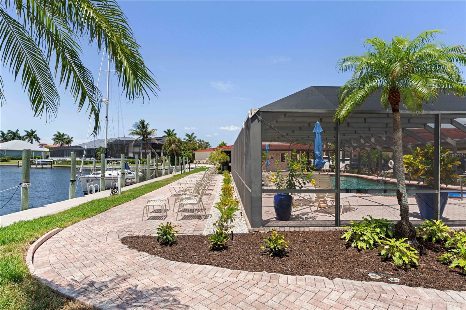 COLONY POINT - Residential