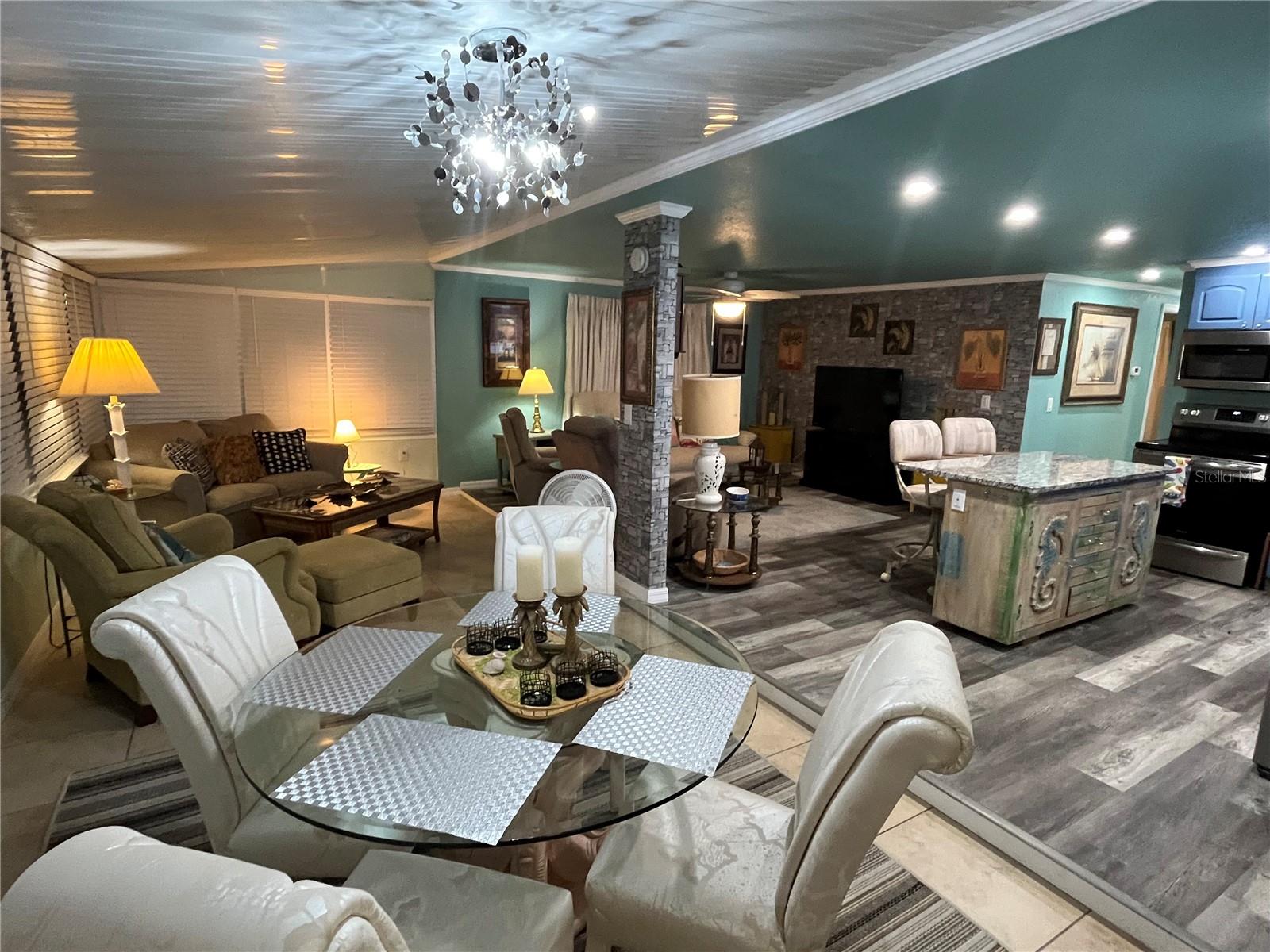 VENICE ISLE - Residential