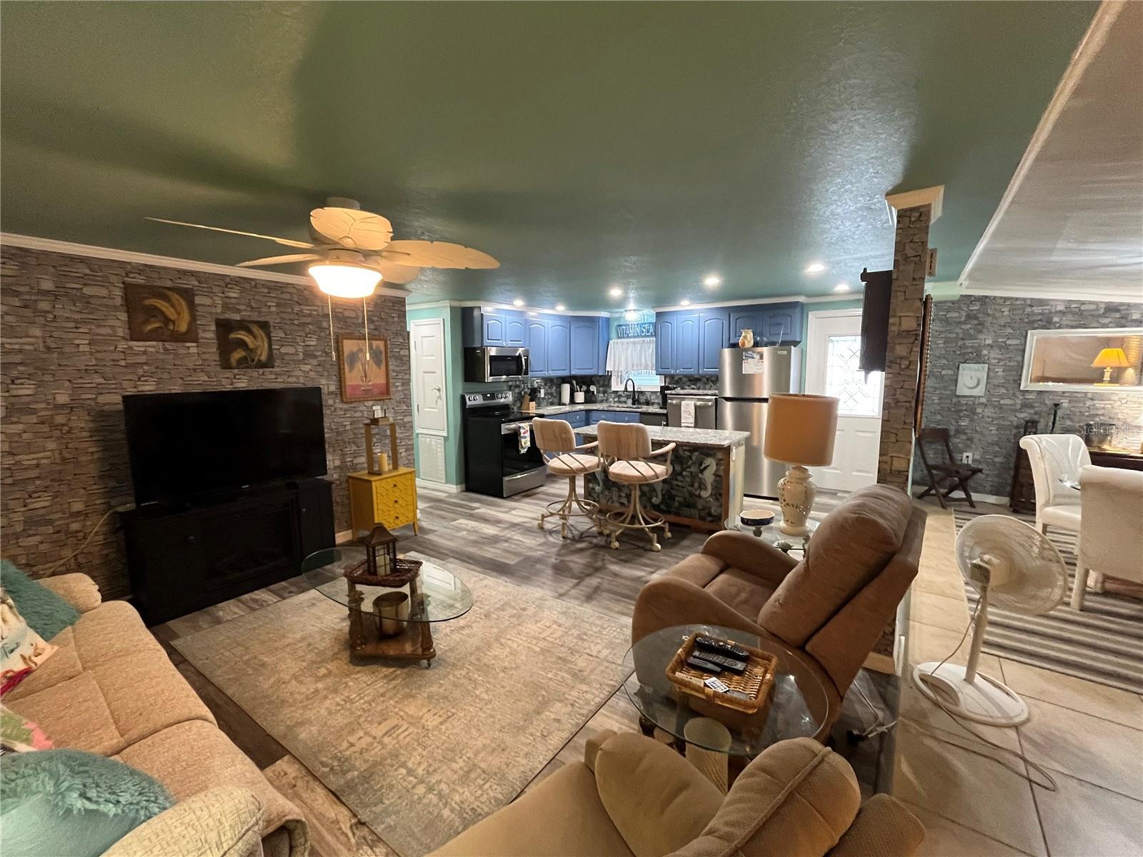 VENICE ISLE - Residential