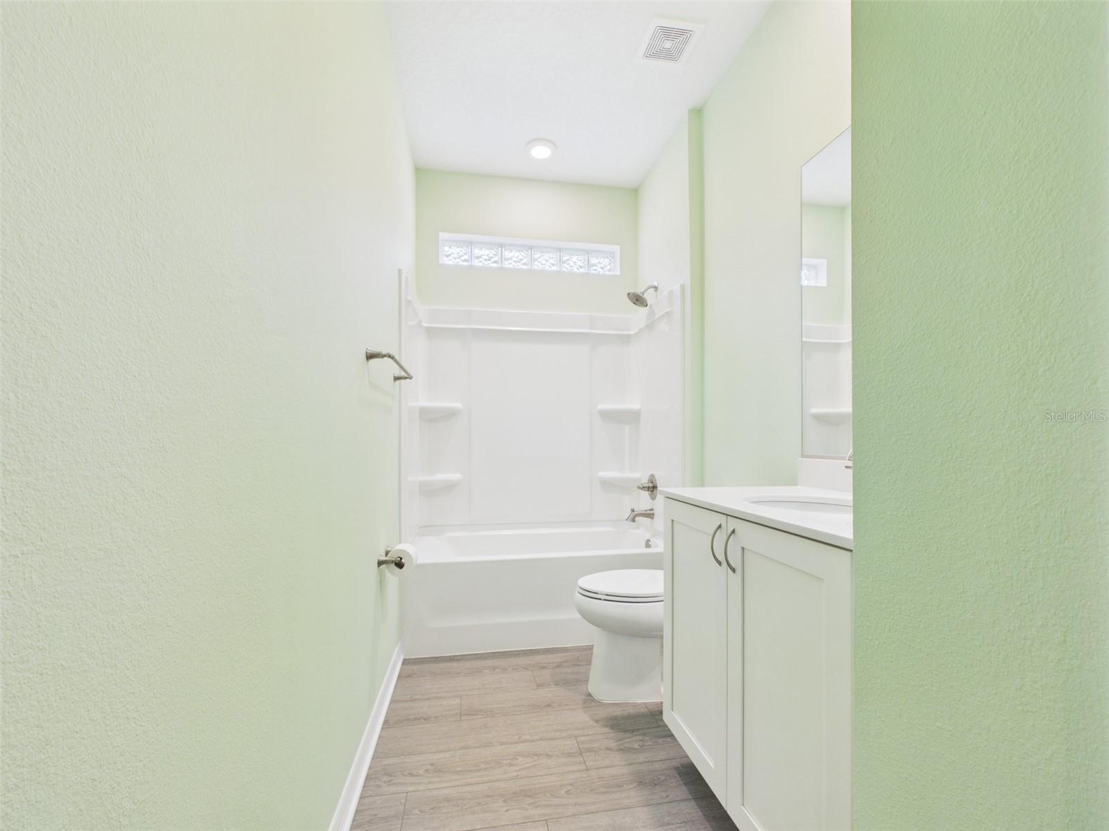 CALESA TOWNSHIP ROAN HILLS PH - Residential