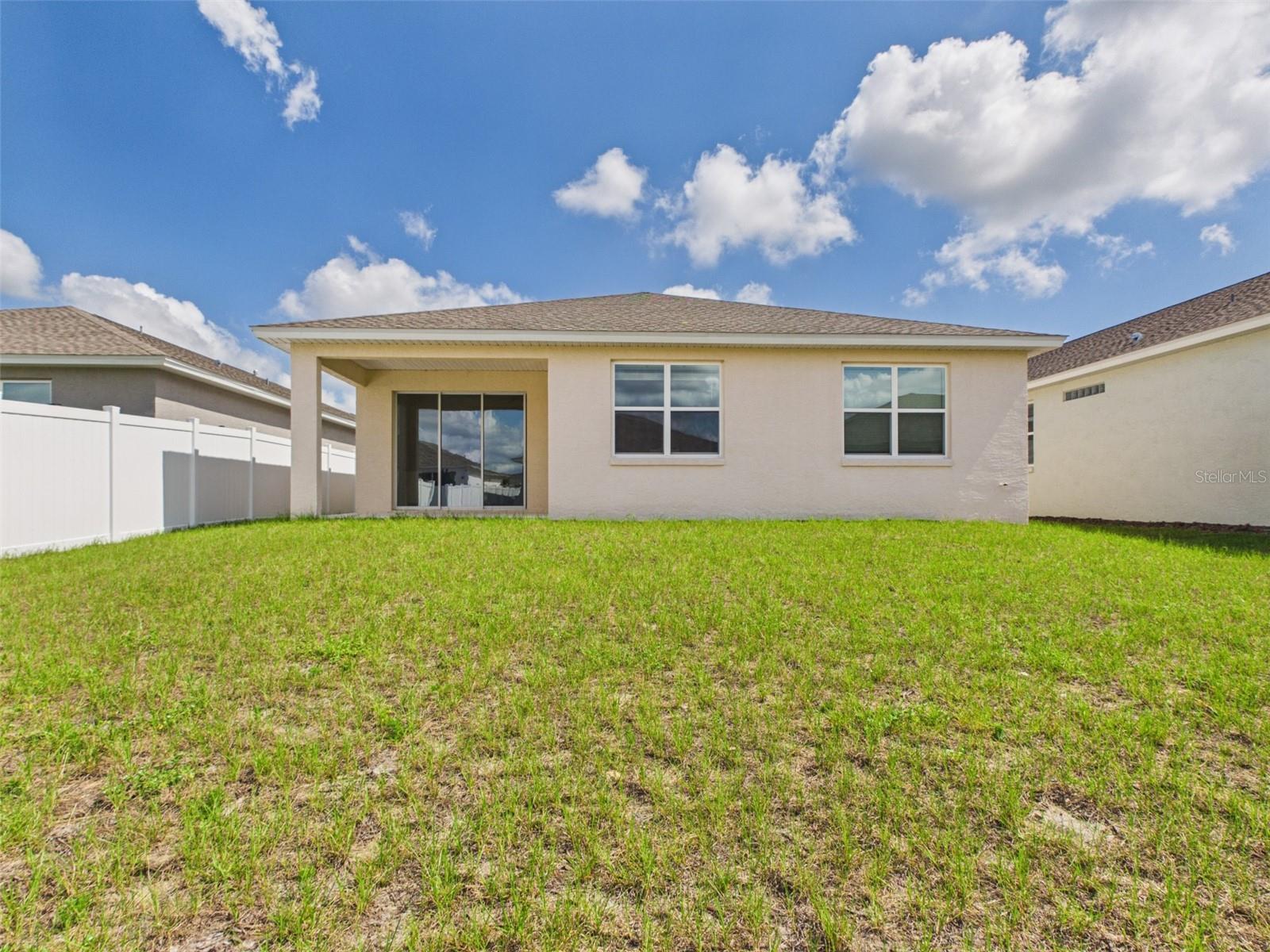 CALESA TOWNSHIP ROAN HILLS PH - Residential