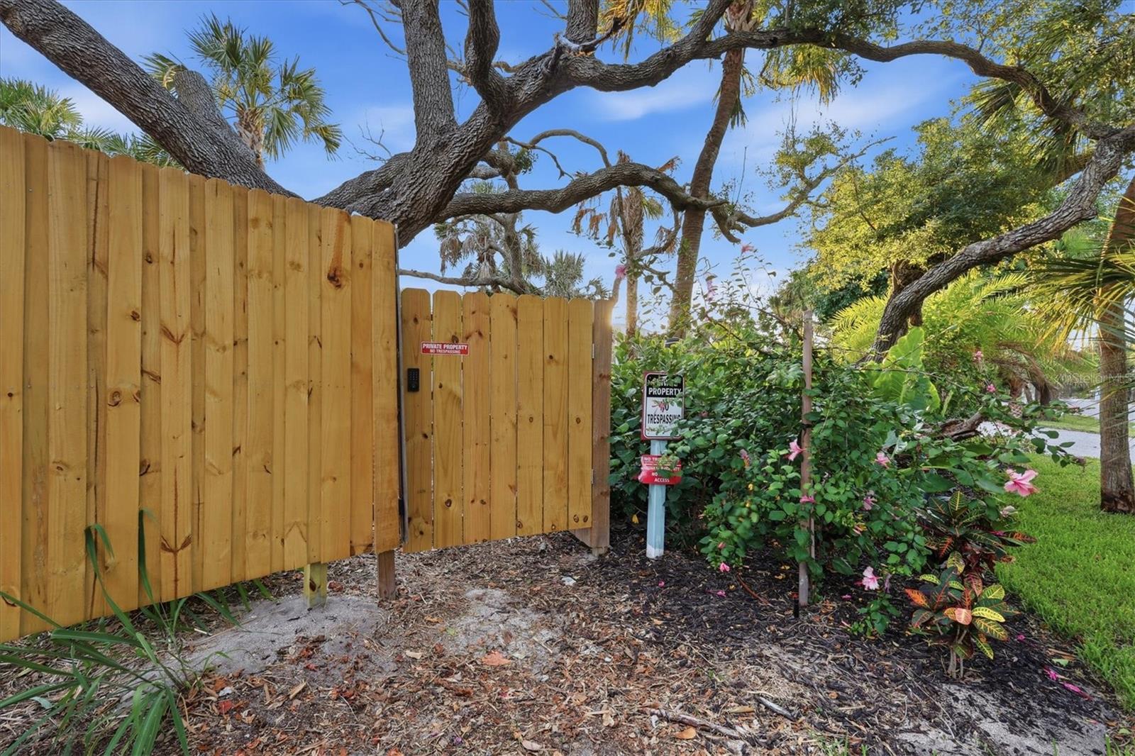 ACREAGE & UNREC - Residential