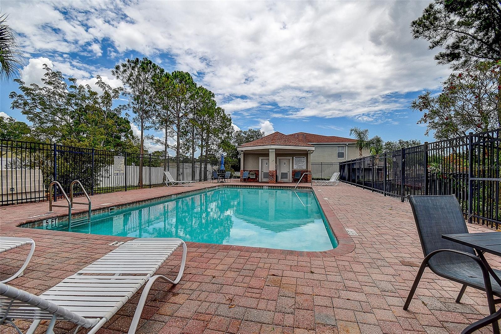 BECKETT WAY TWNHMS - Residential
