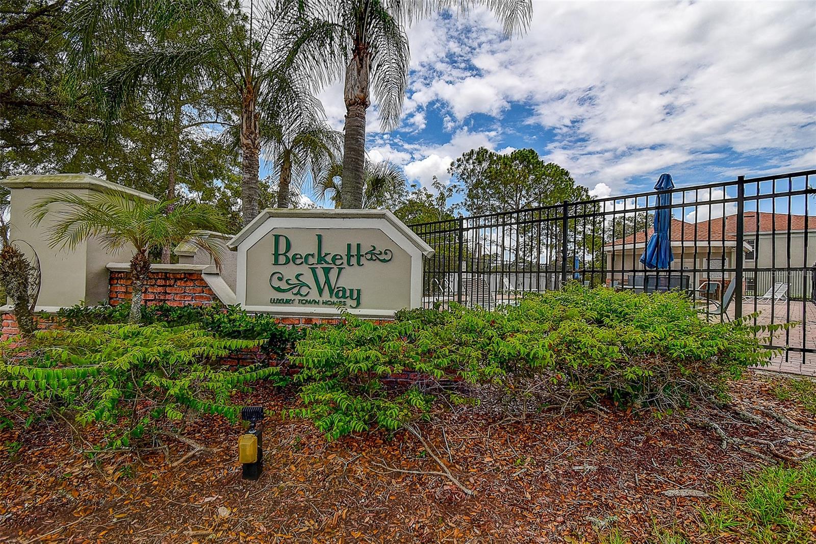 BECKETT WAY TWNHMS - Residential