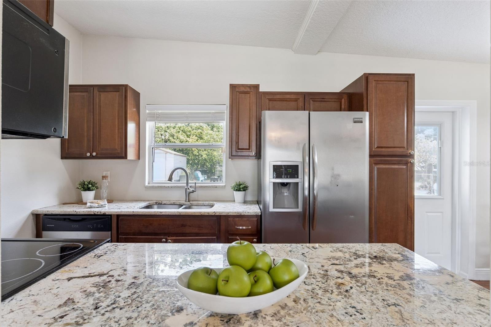 PEACH LAKE MANOR - Residential
