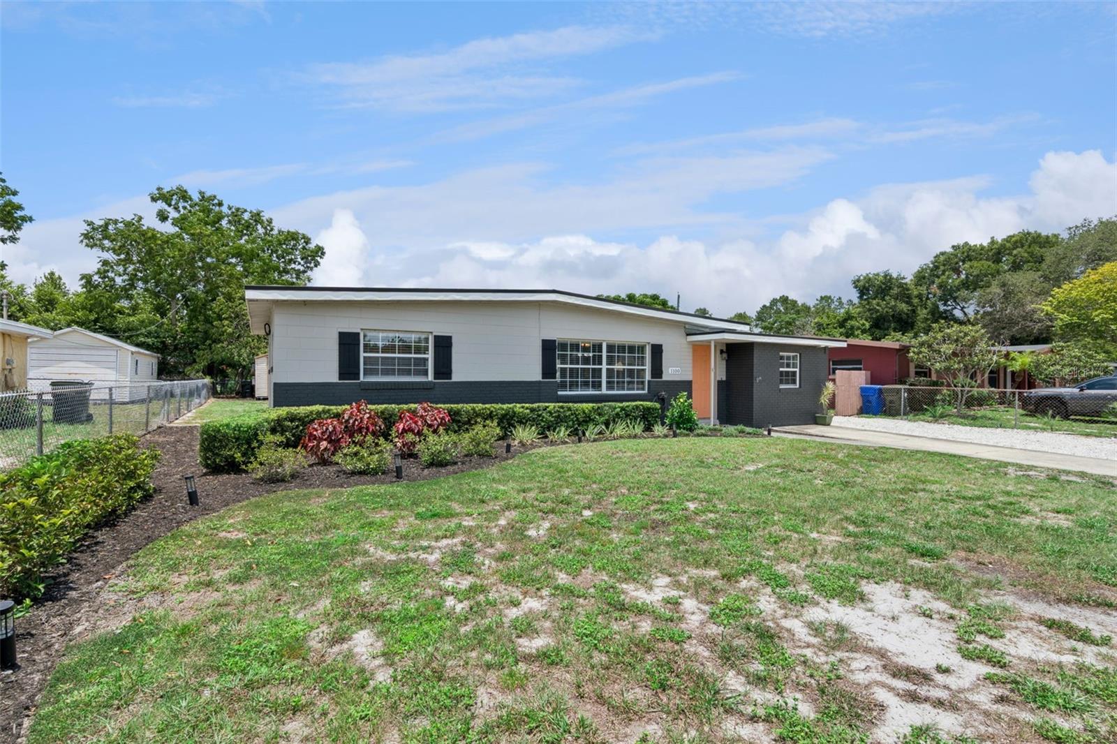PEACH LAKE MANOR - Residential
