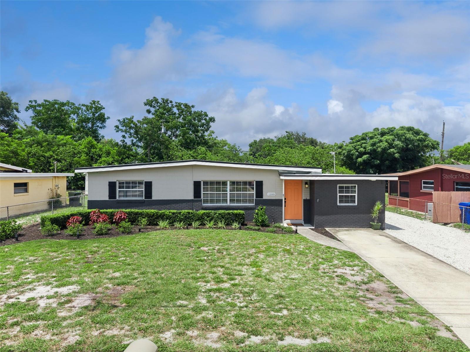 PEACH LAKE MANOR - Residential
