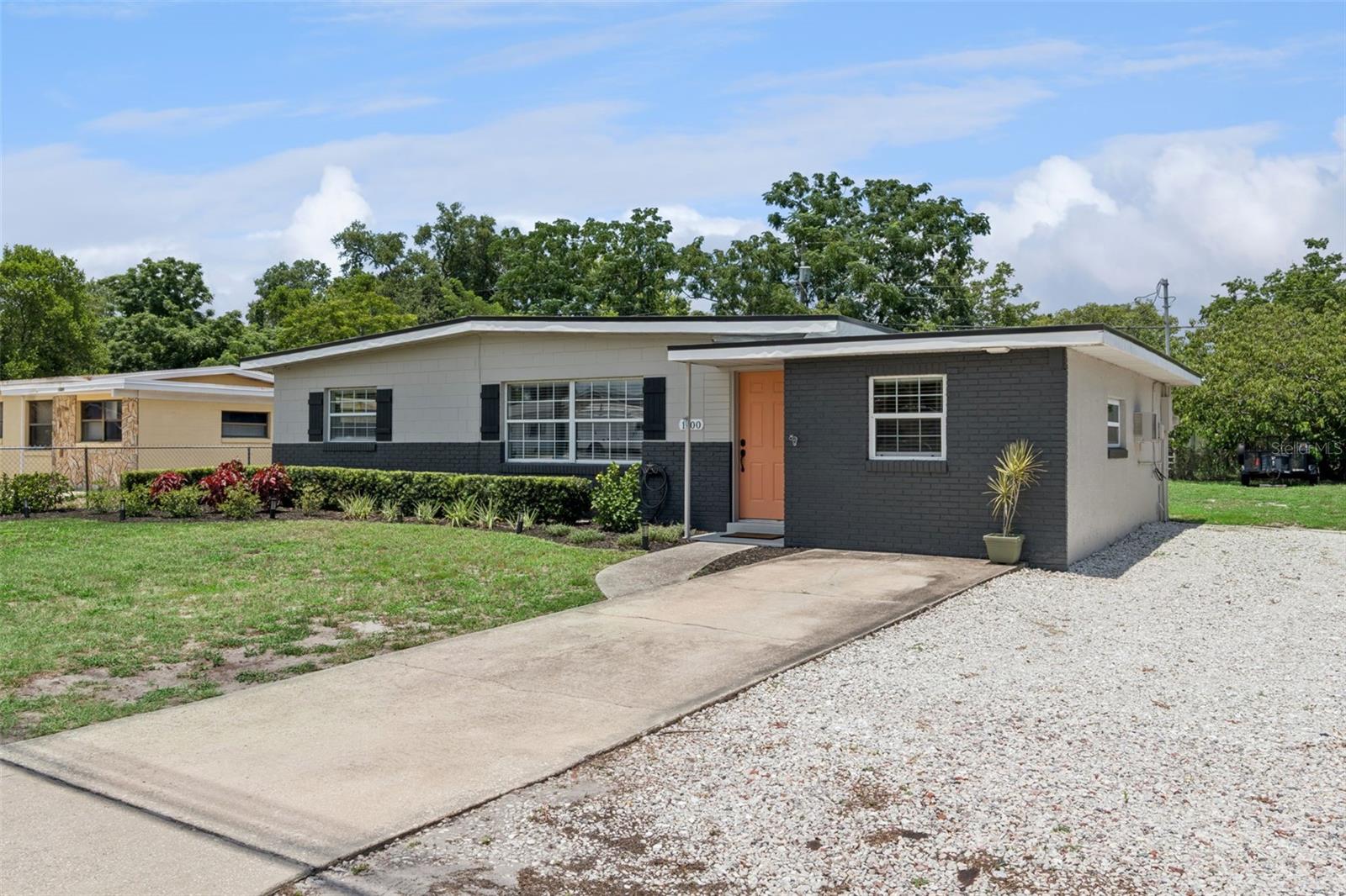 PEACH LAKE MANOR - Residential