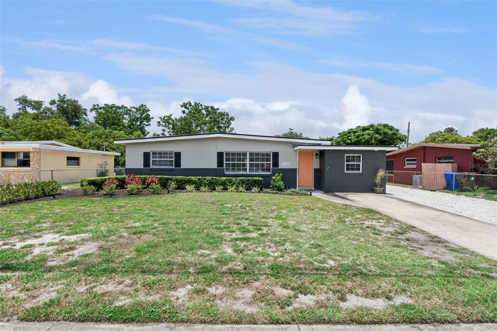 PEACH LAKE MANOR - Residential