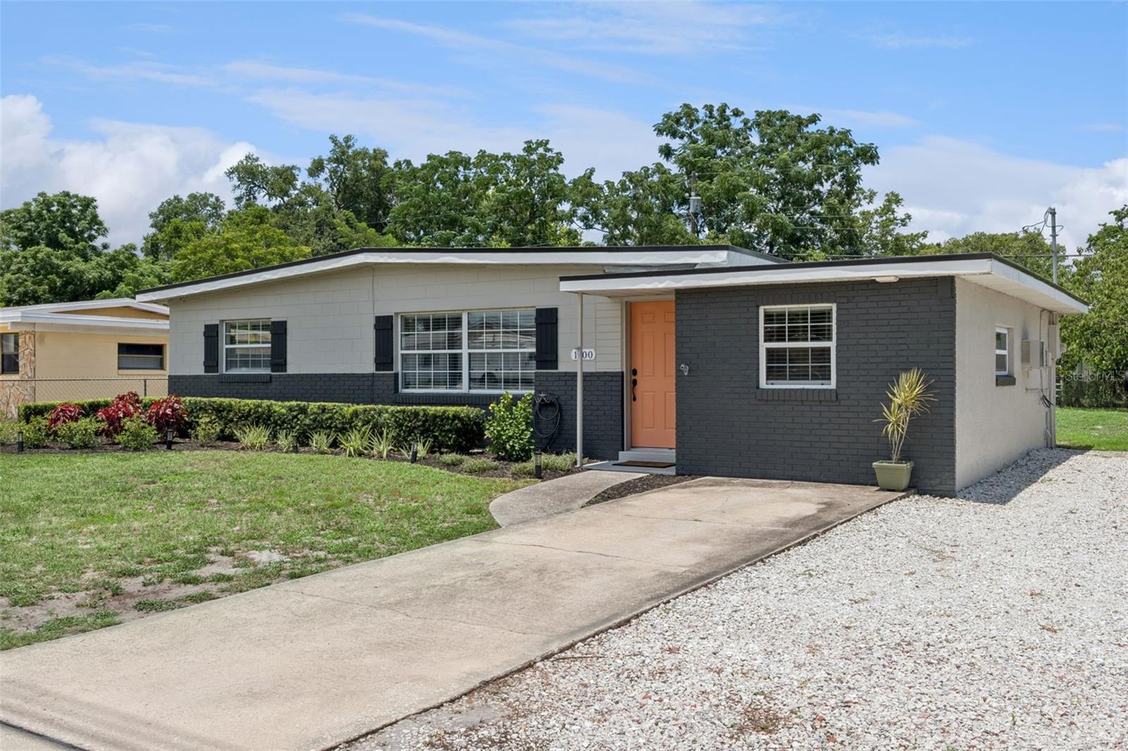PEACH LAKE MANOR - Residential
