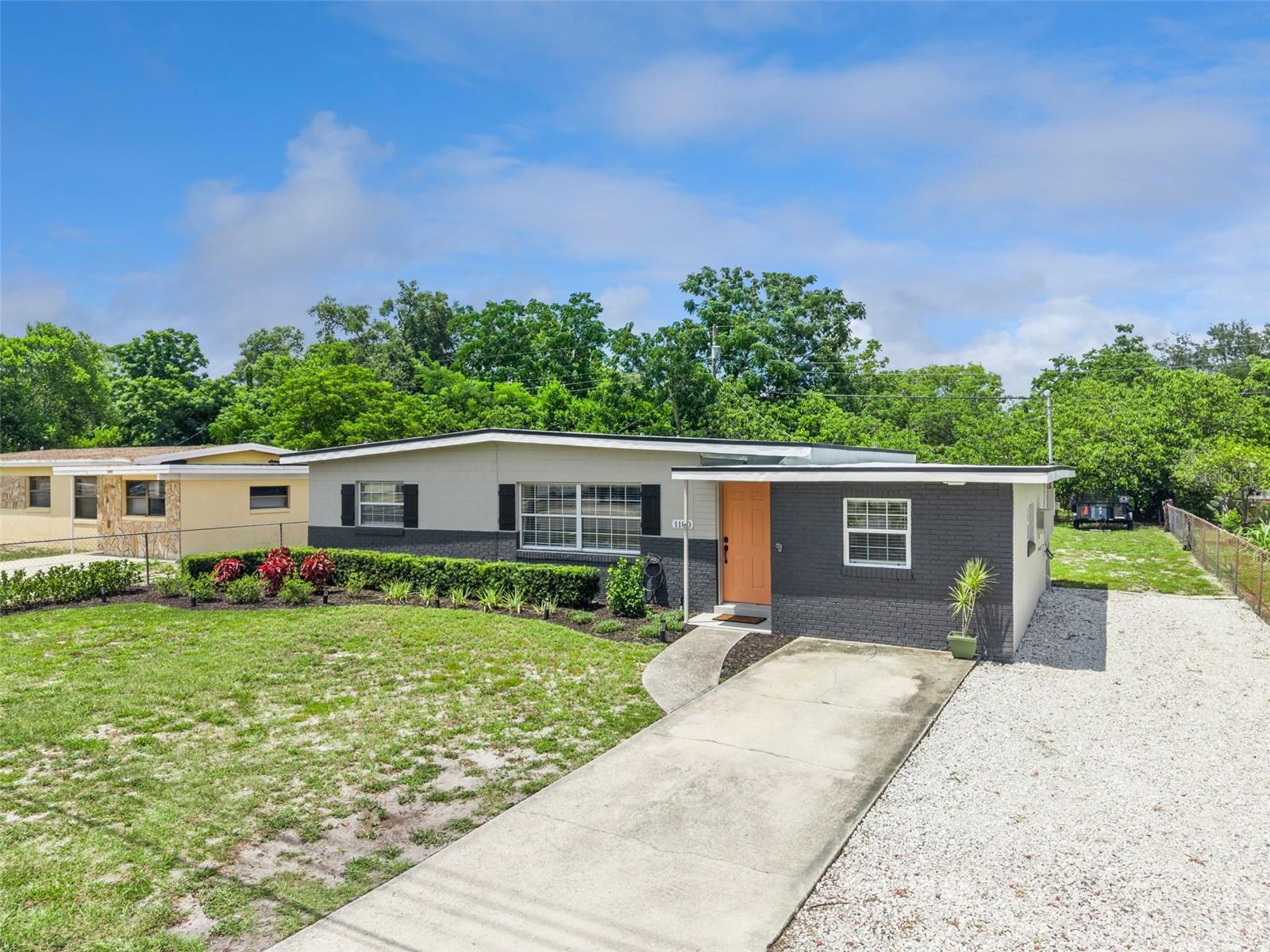 PEACH LAKE MANOR - Residential