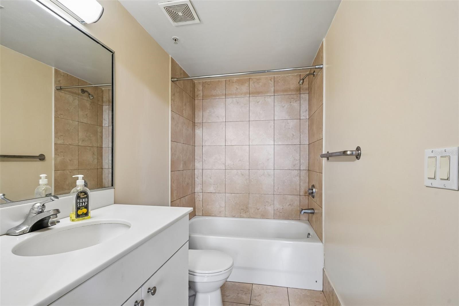 LOFTS OASIS CONDO - Residential