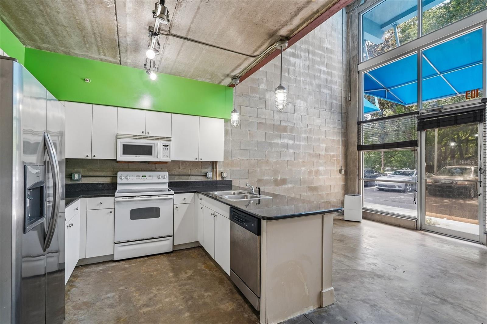 LOFTS OASIS CONDO - Residential