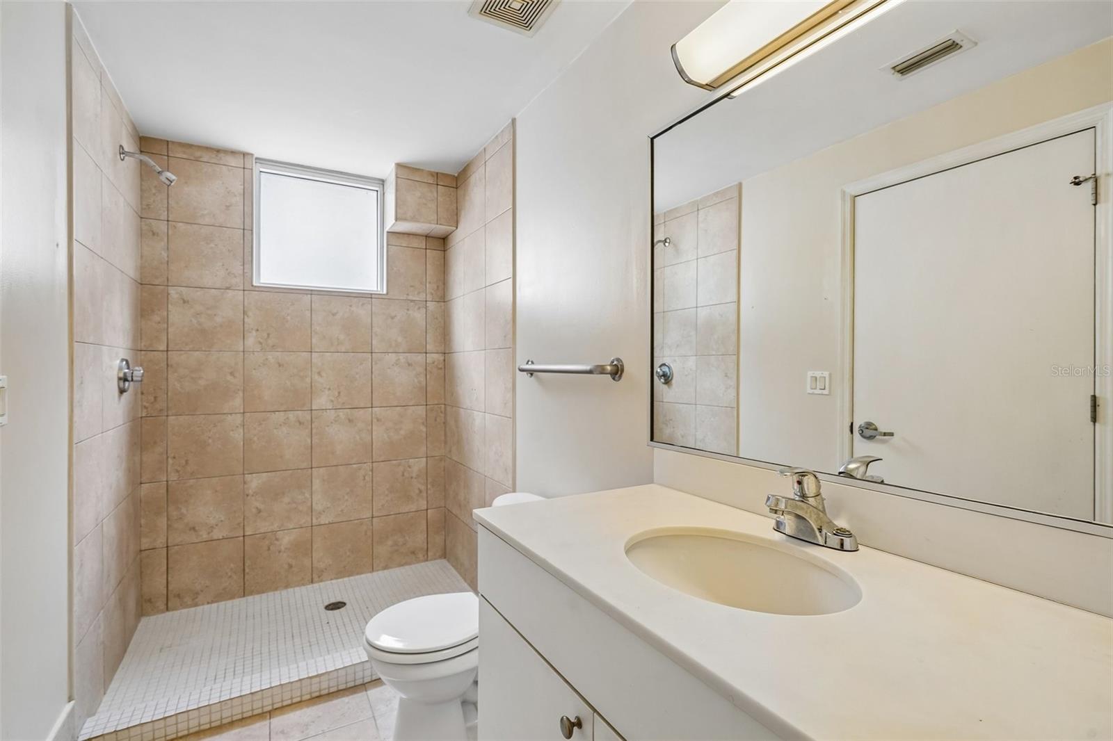 LOFTS OASIS CONDO - Residential