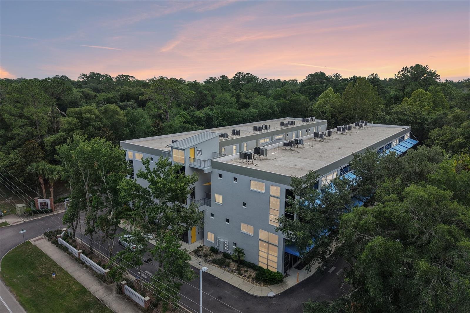 LOFTS OASIS CONDO - Residential