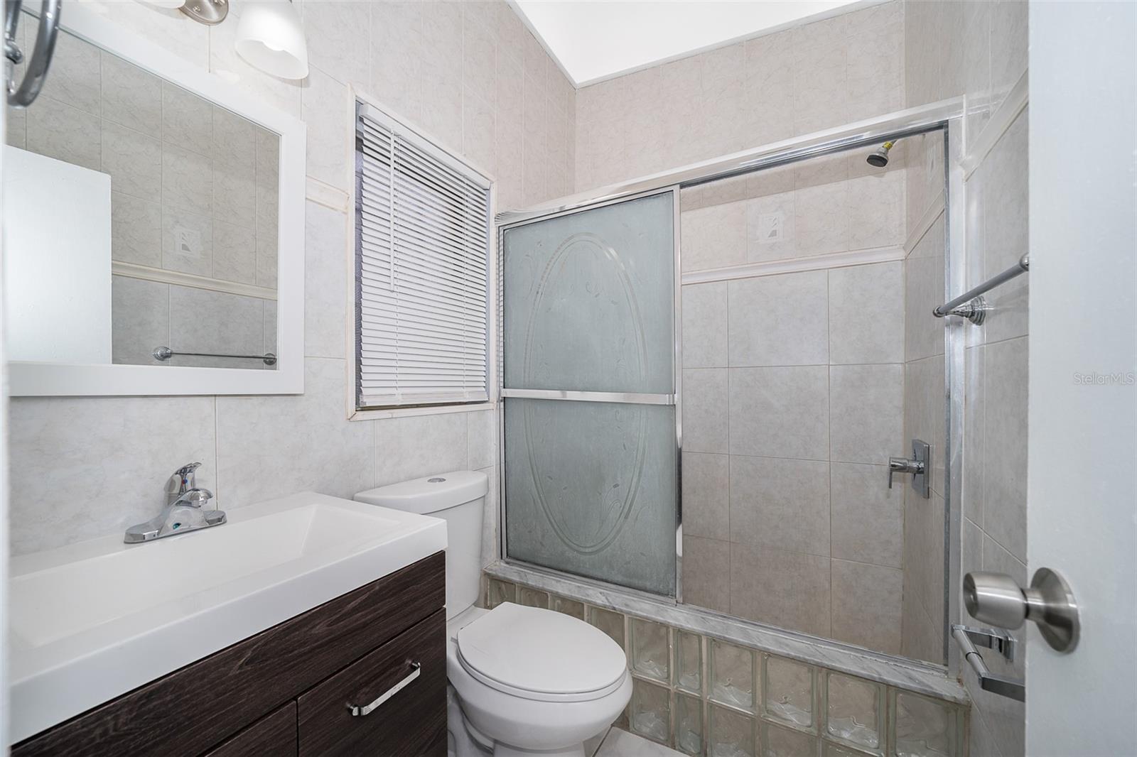 LAKE LAWNE SHORES ADD 02 - Residential Lease