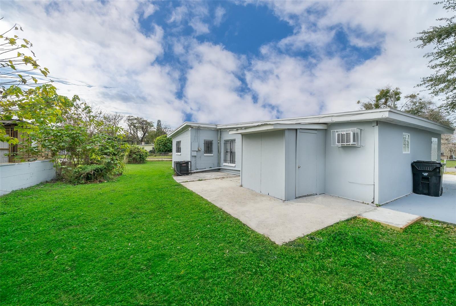 LAKE LAWNE SHORES ADD 02 - Residential Lease